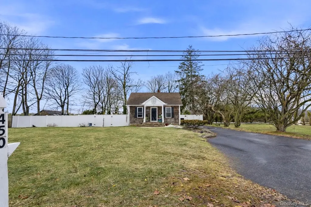 East Patchogue NY 11772
