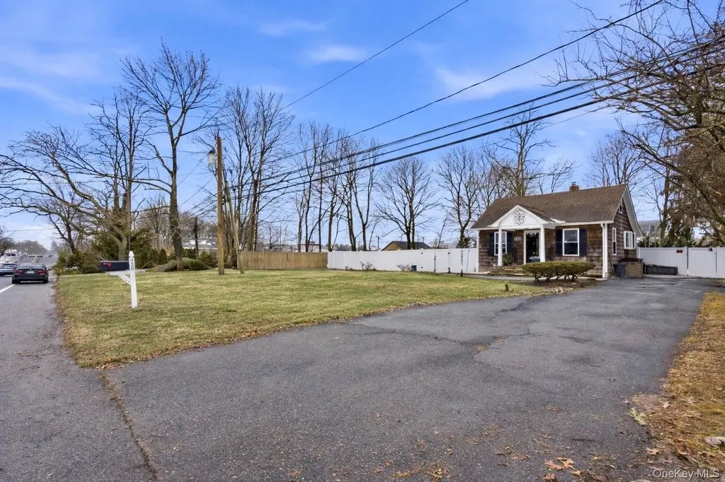 East Patchogue NY 11772