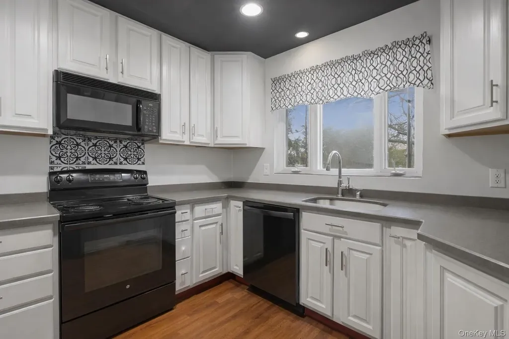 East Patchogue NY 11772
