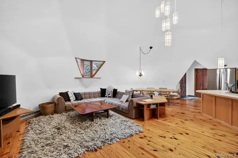 106 Mountain Laurel Lane Woodstock NY 12498