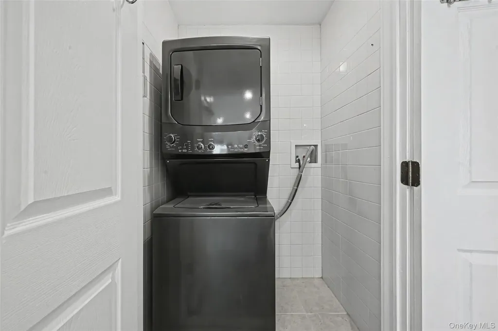 15 Primrose Lane Levittown NY 11756