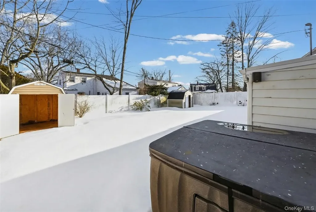 15 Primrose Lane Levittown NY 11756