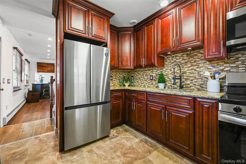 15 Primrose Lane Levittown NY 11756