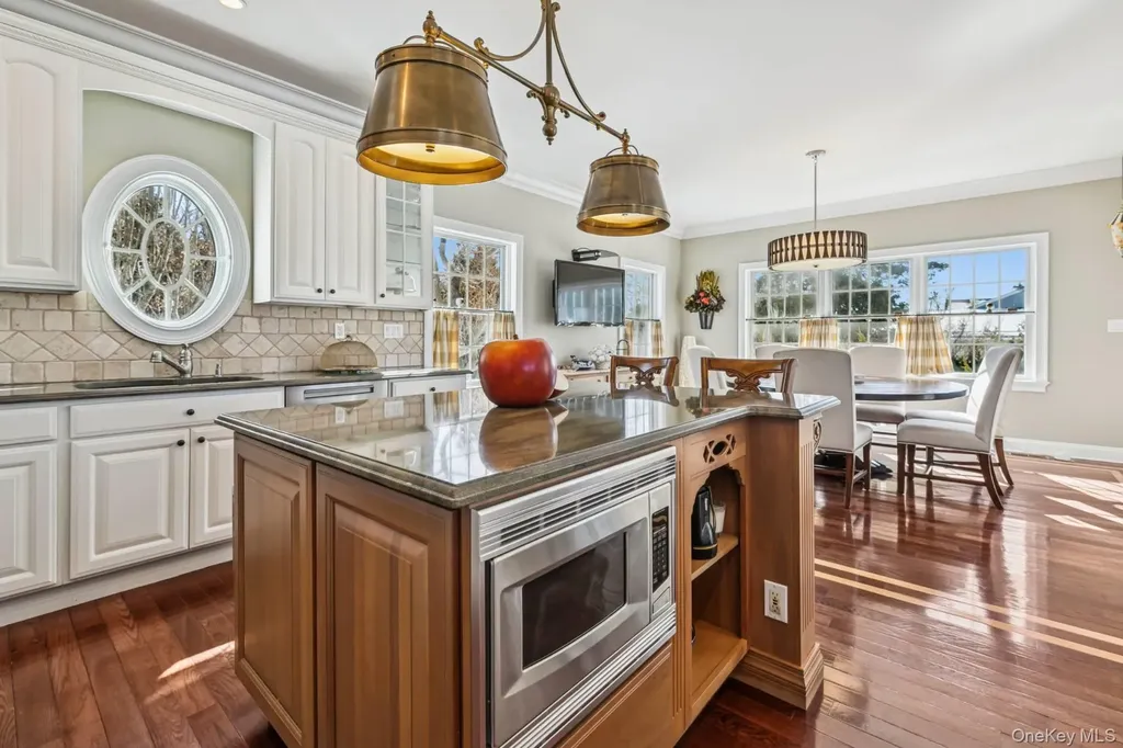 23 Meadow Lane Westhampton Beach NY 11978