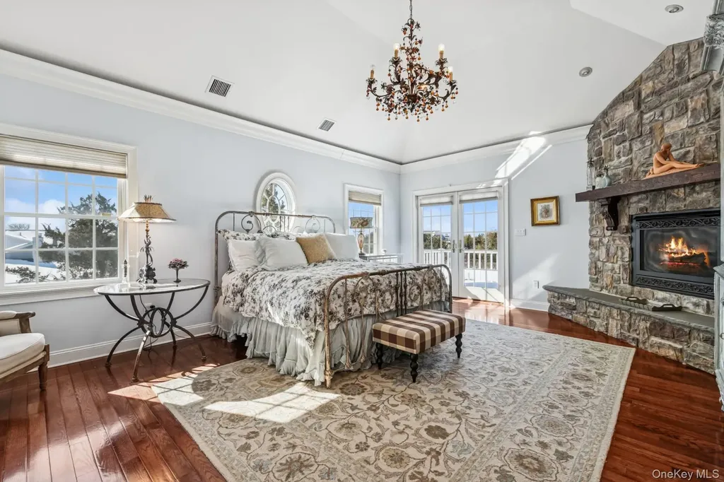 23 Meadow Lane Westhampton Beach NY 11978
