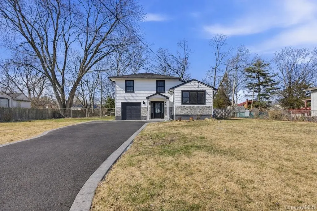 149 Delaware Avenue Bay Shore NY 11706