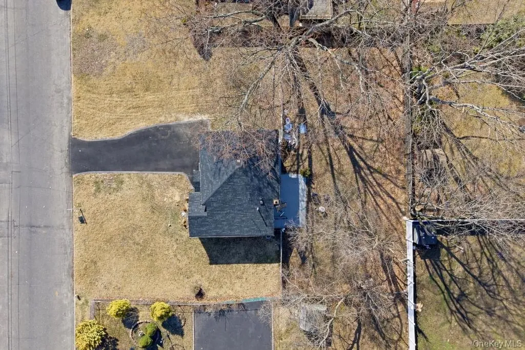 149 Delaware Avenue Bay Shore NY 11706