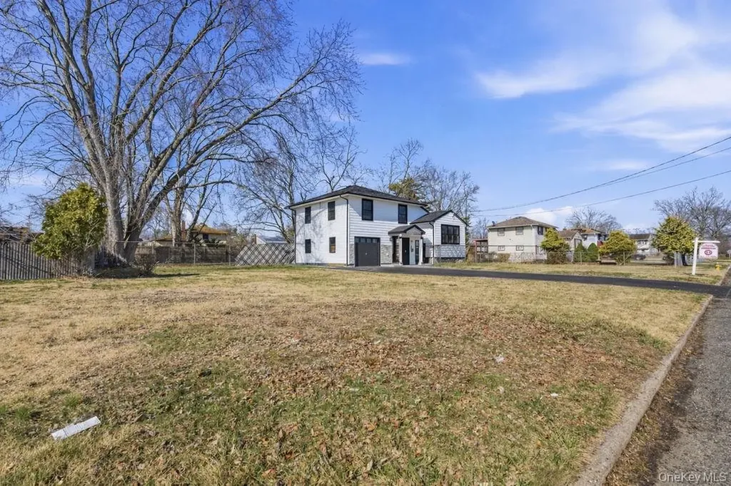 149 Delaware Avenue Bay Shore NY 11706