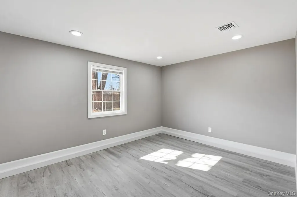 149 Delaware Avenue Bay Shore NY 11706