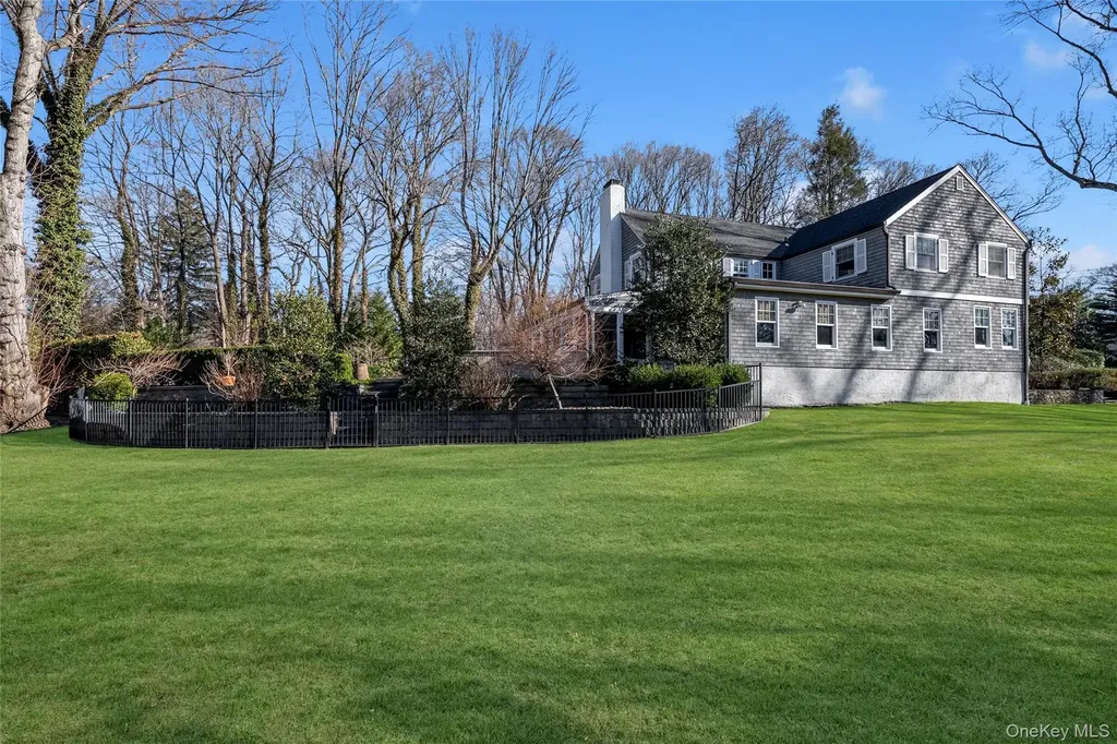 39 Barkers Point Road Sands Point NY 11050