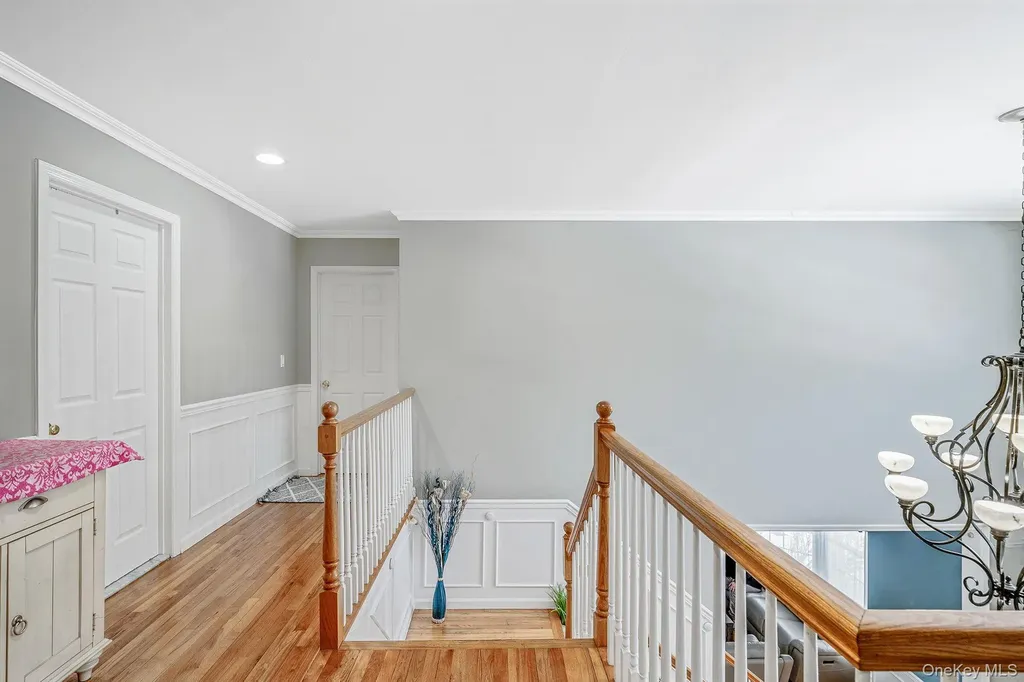 10 Ashley Loop Northport NY 11768