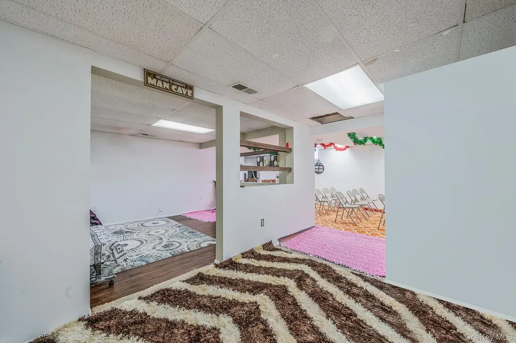 10 Ashley Loop Northport NY 11768