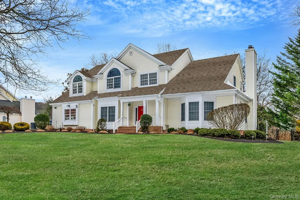 10 Ashley Loop Northport NY 11768