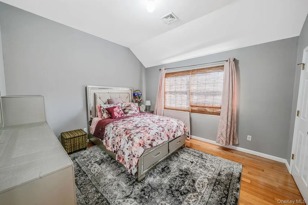 10 Ashley Loop Northport NY 11768