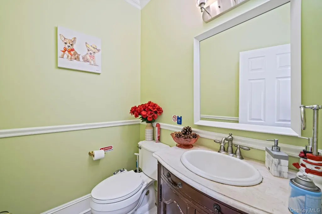 10 Ashley Loop Northport NY 11768