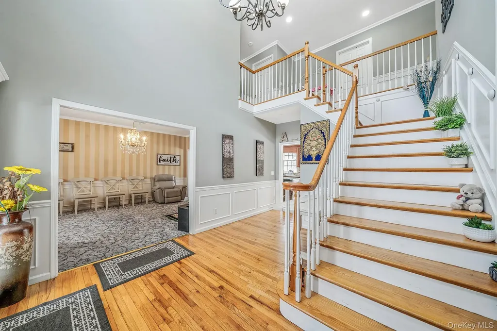 10 Ashley Loop Northport NY 11768
