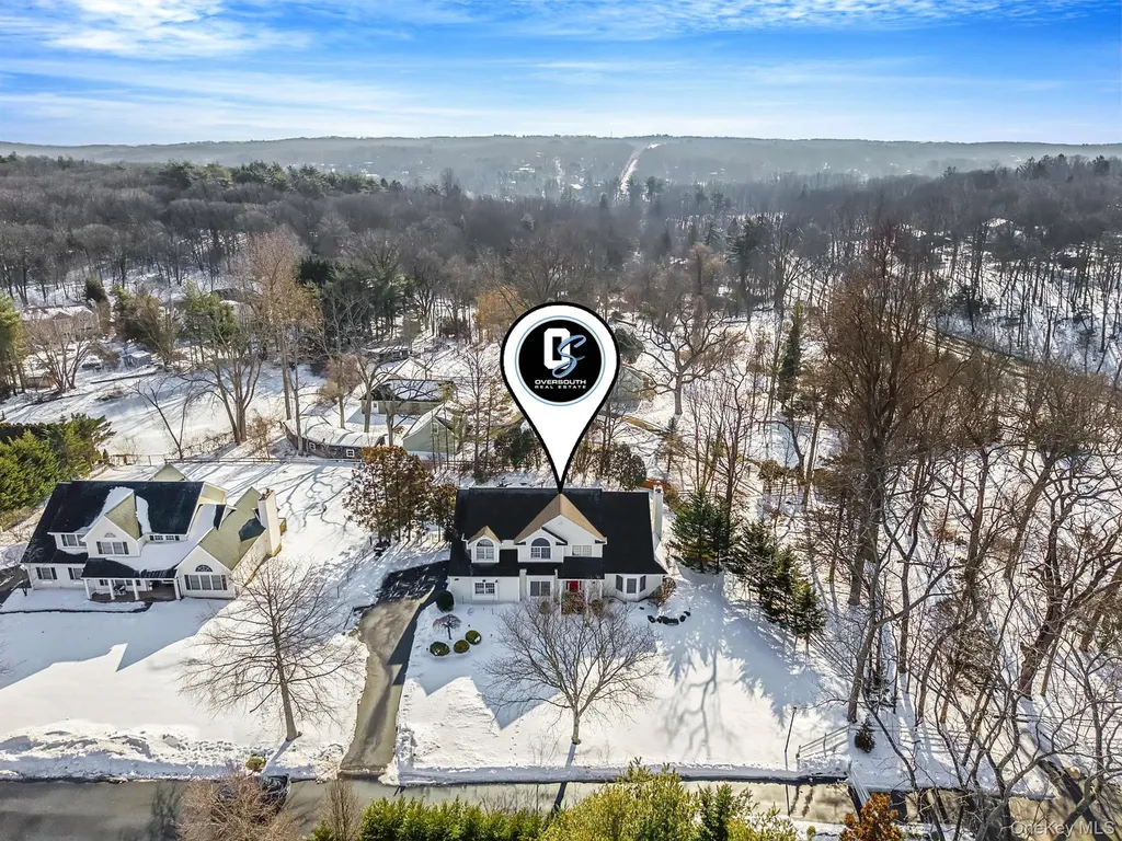 10 Ashley Loop Northport NY 11768
