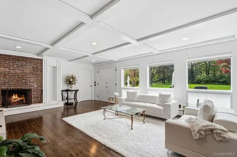 19 Frost Creek Drive Locust Valley NY 11560