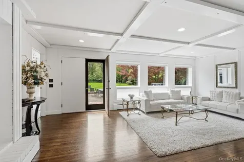 19 Frost Creek Drive Locust Valley NY 11560