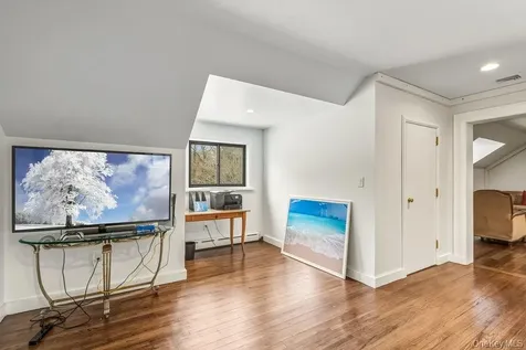 19 Frost Creek Drive Locust Valley NY 11560