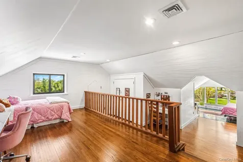 19 Frost Creek Drive Locust Valley NY 11560