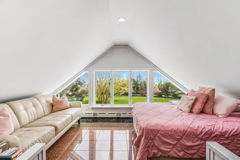 19 Frost Creek Drive Locust Valley NY 11560
