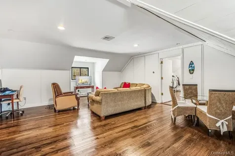 19 Frost Creek Drive Locust Valley NY 11560