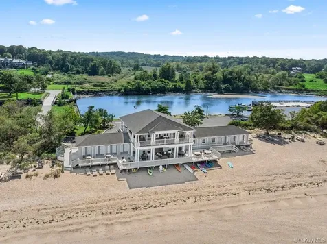 19 Frost Creek Drive Locust Valley NY 11560