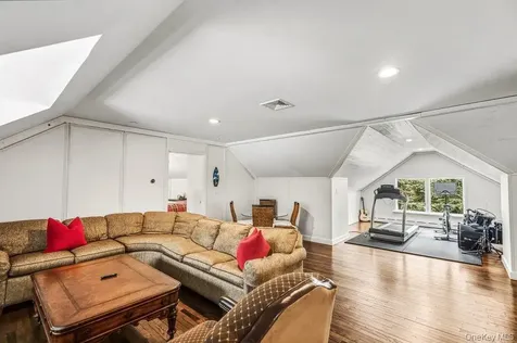 19 Frost Creek Drive Locust Valley NY 11560