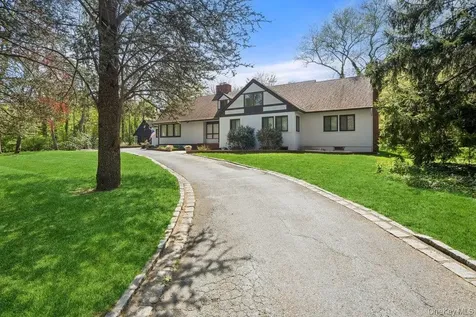 19 Frost Creek Drive Locust Valley NY 11560