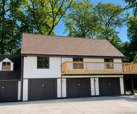 19 Frost Creek Drive Locust Valley NY 11560