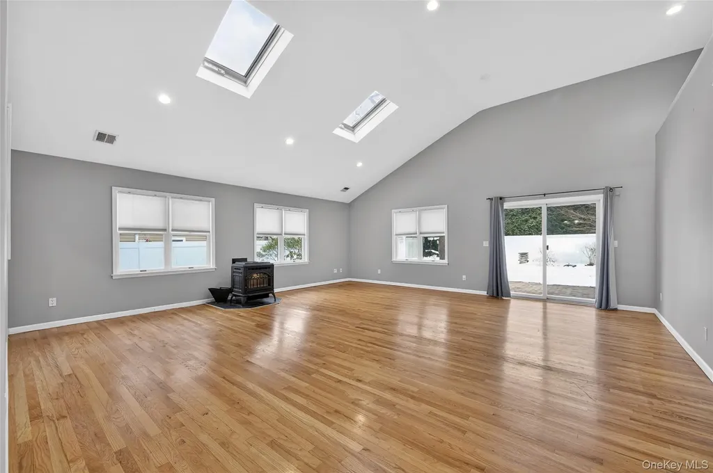 535 Brooklyn Boulevard Brightwaters NY 11718