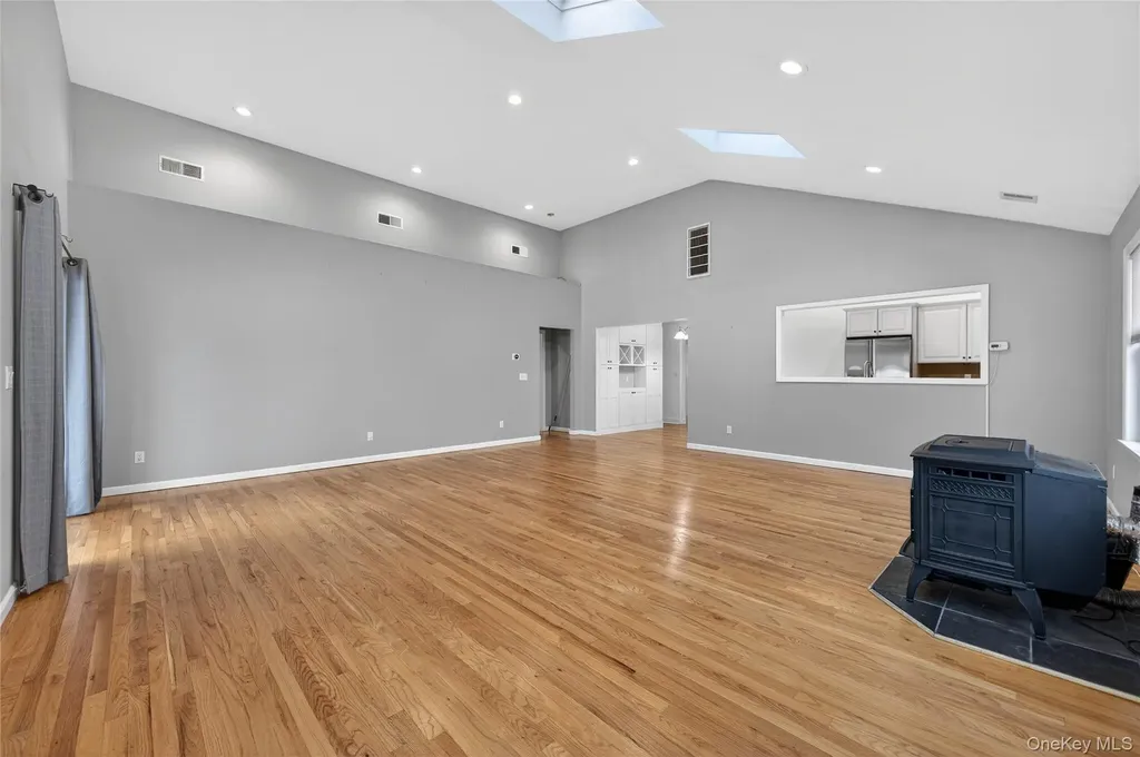 535 Brooklyn Boulevard Brightwaters NY 11718