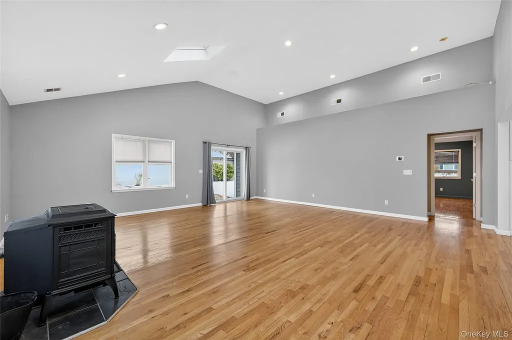 535 Brooklyn Boulevard Brightwaters NY 11718