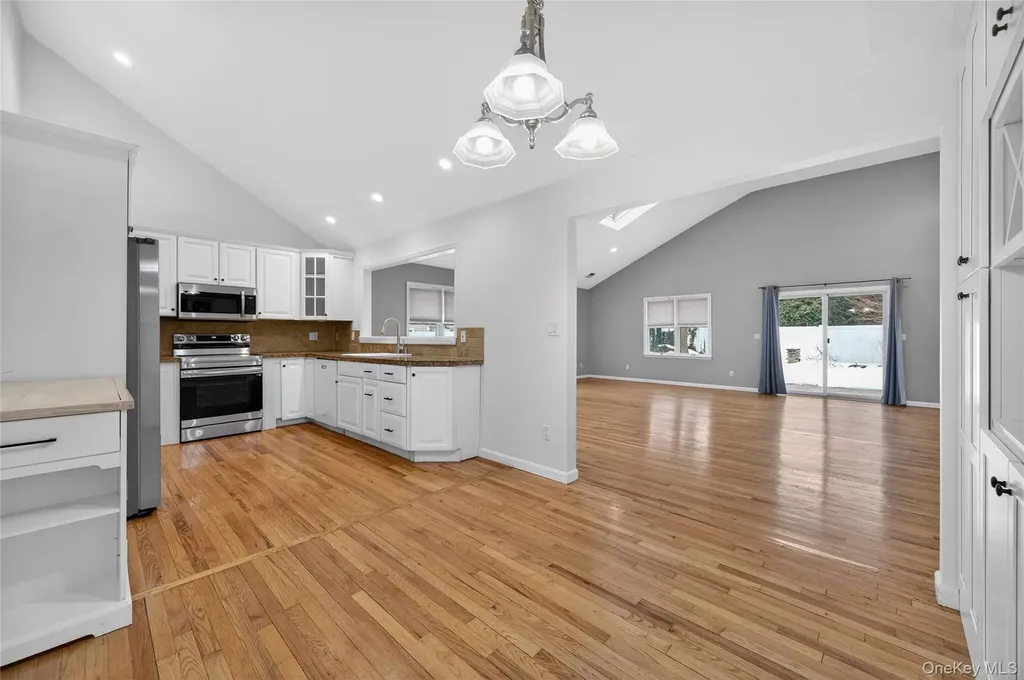 535 Brooklyn Boulevard Brightwaters NY 11718
