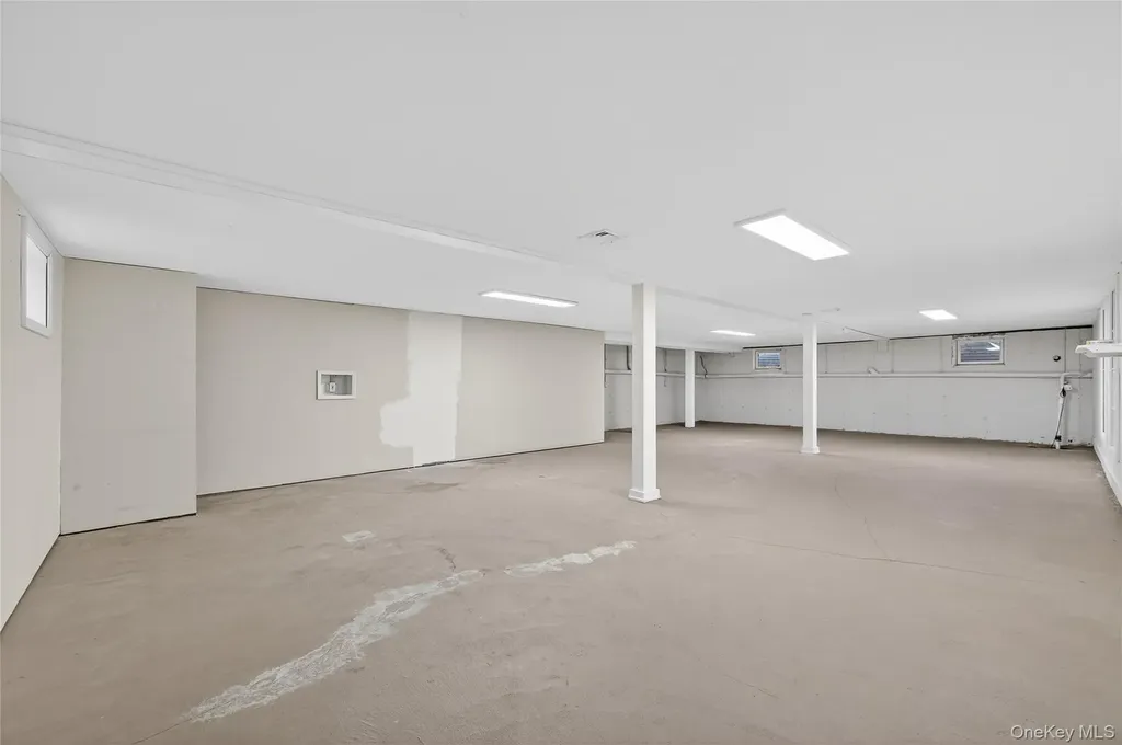 535 Brooklyn Boulevard Brightwaters NY 11718