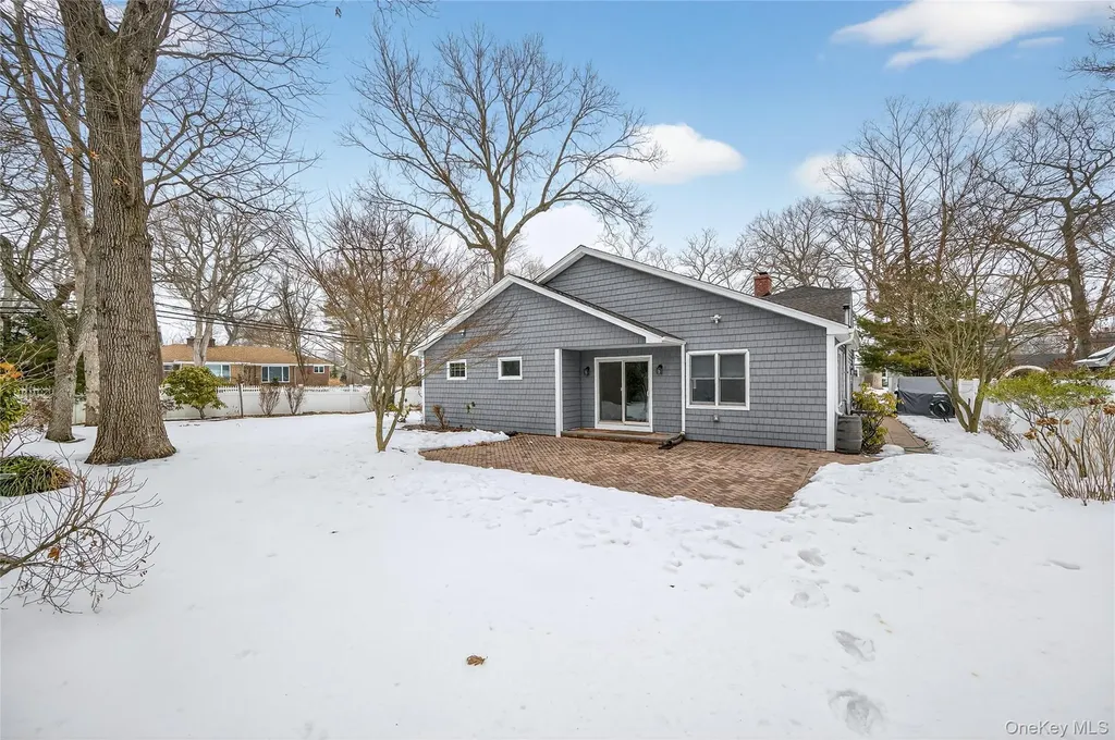 535 Brooklyn Boulevard Brightwaters NY 11718