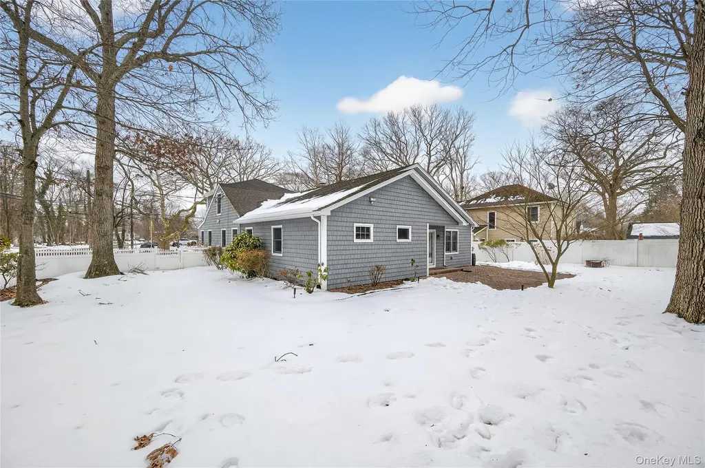 535 Brooklyn Boulevard Brightwaters NY 11718