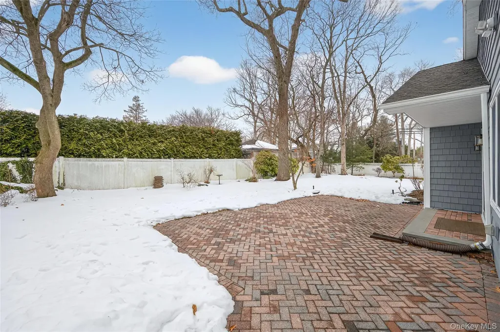 535 Brooklyn Boulevard Brightwaters NY 11718