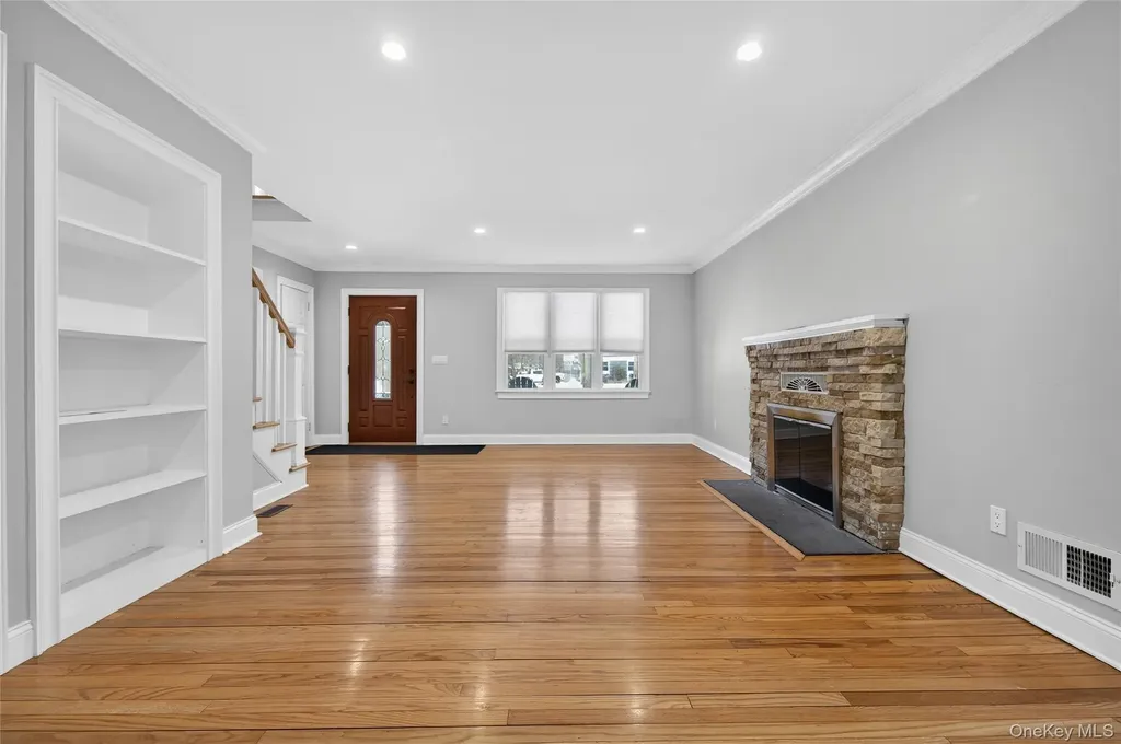 535 Brooklyn Boulevard Brightwaters NY 11718
