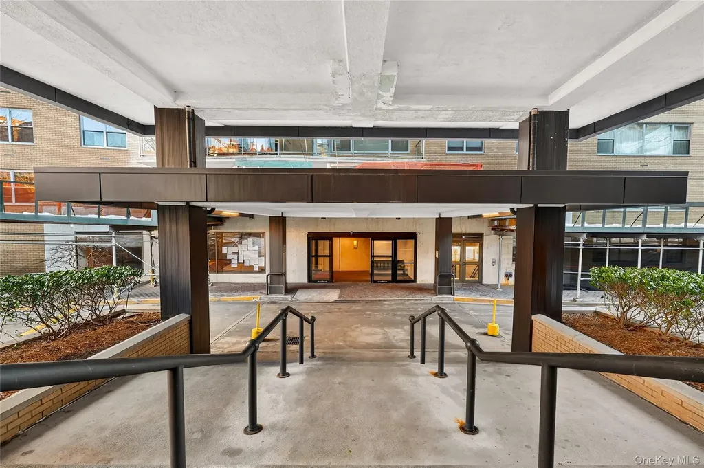 2500 Johnson Avenue Bronx NY 10463