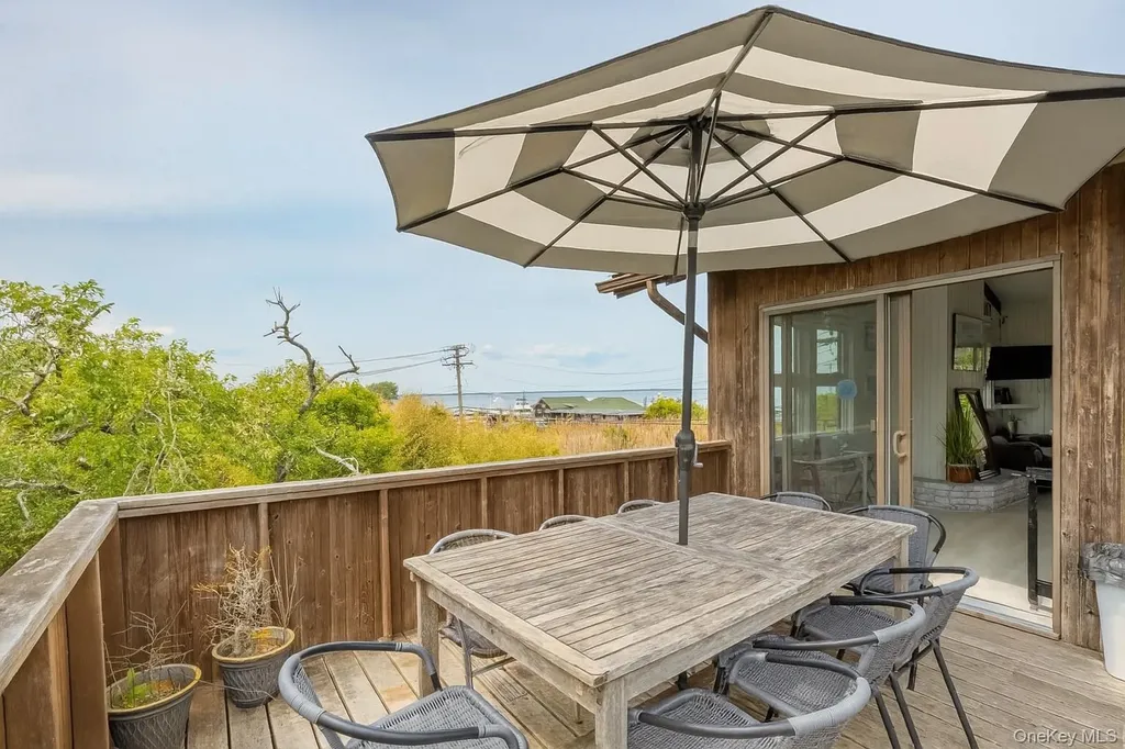 26 Duneway Avenue Seaview NY 11770