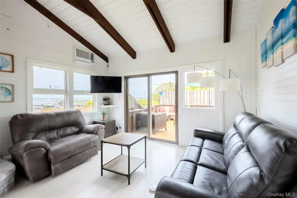 26 Duneway Avenue Seaview NY 11770