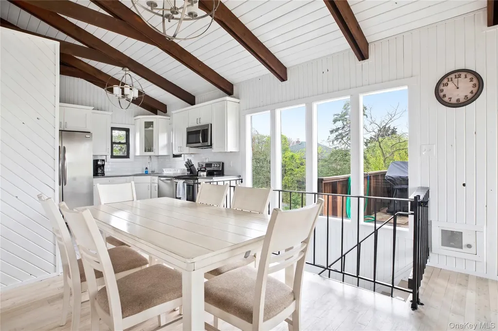 26 Duneway Avenue Seaview NY 11770