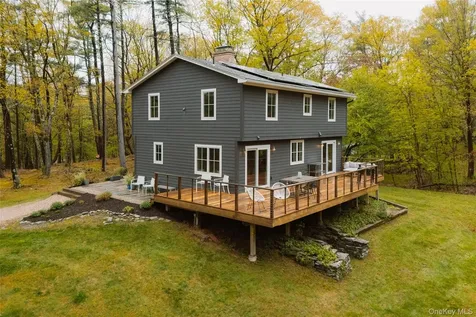 378 Browns Pond Road Staatsburg NY 12580