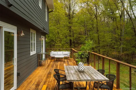 378 Browns Pond Road Staatsburg NY 12580