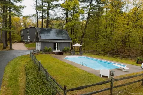 378 Browns Pond Road Staatsburg NY 12580