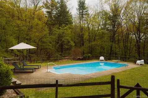 378 Browns Pond Road Staatsburg NY 12580