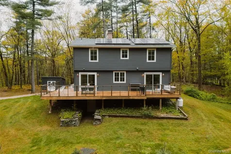 378 Browns Pond Road Staatsburg NY 12580