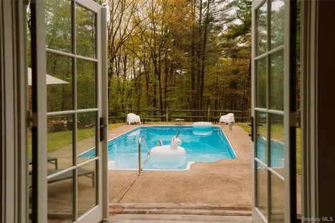 378 Browns Pond Road Staatsburg NY 12580